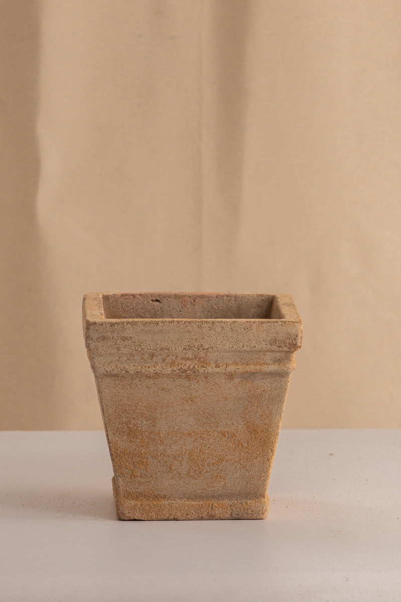 Matero Cuadrado de Concreto con Acabado de Barro 12cms de Diámetro