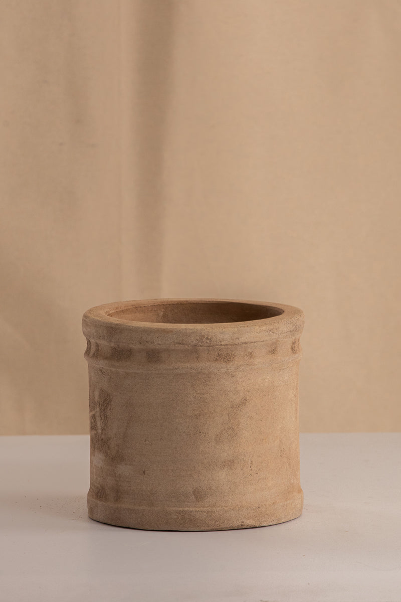 Matero de Concreto con Acabado de Barro de 19cms de Diámetro